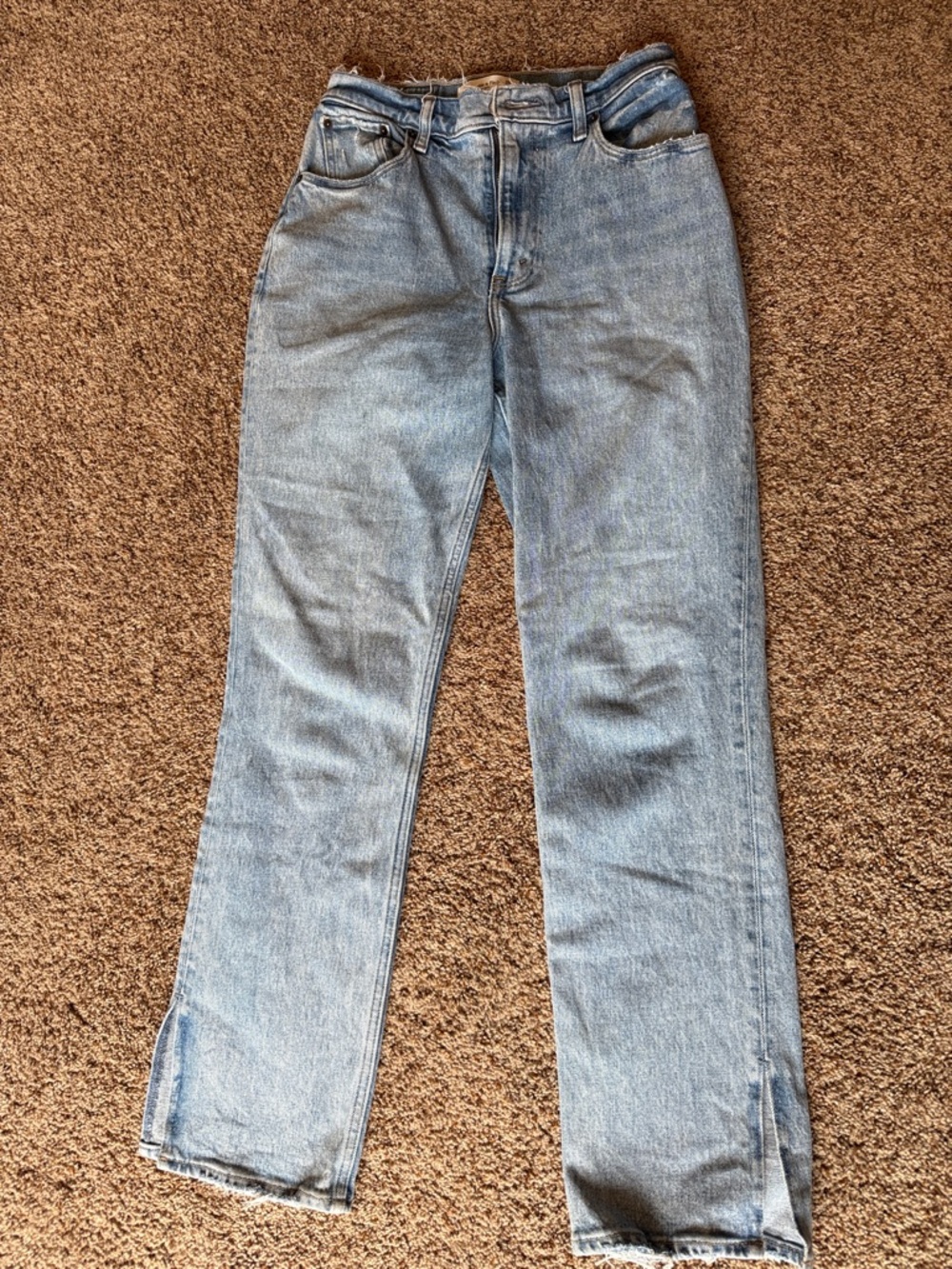 Abercrombie 90s straight ultra high rise split hem jeans